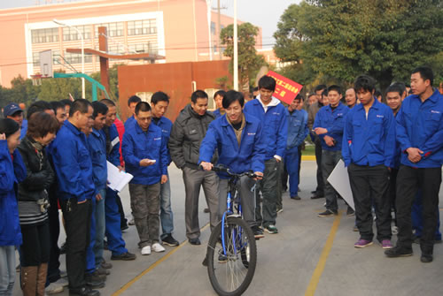 �Ϻ������y�T(m��n)�S�ڶ������\(y��n)��(d��ng)��(hu��)����܇(ch��)���T��ِ���D6��