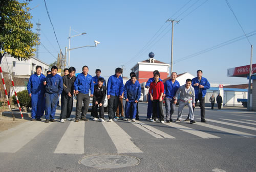 �Ϻ������y�T(m��n)�S�ڶ������\(y��n)��(d��ng)��(hu��)����3000�ף���·����ِ���D13��