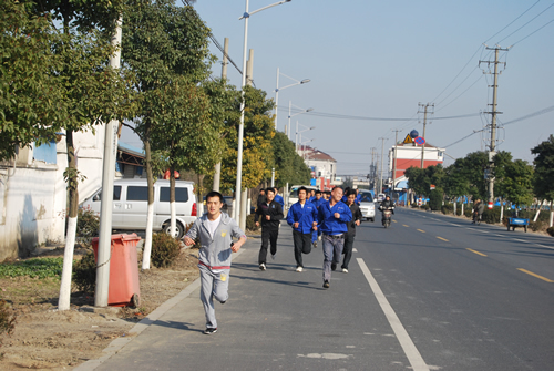 �Ϻ������y�T(m��n)�S�ڶ������\(y��n)��(d��ng)��(hu��)����3000�ף���·����ِ���D14��