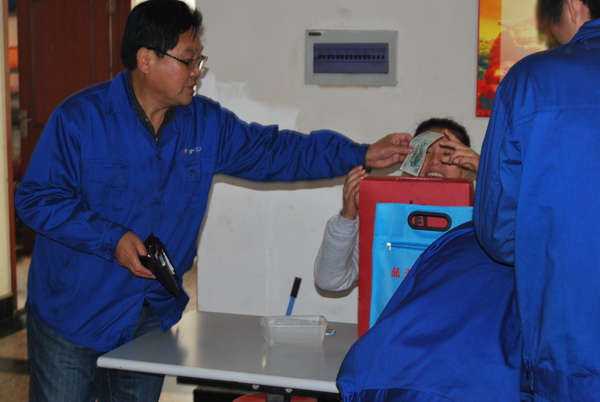 滬工內部捐款,公司工會主席林銀華帶頭捐款”募捐活動4