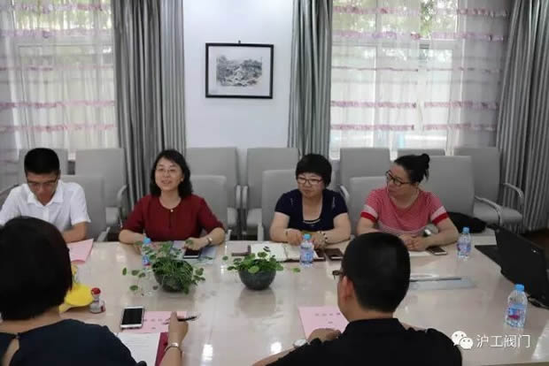 華亭鎮(zhèn)黨委委員、鎮(zhèn)社會工作黨委副書記孫莉霞