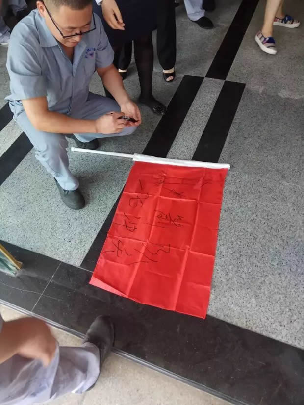 �Ϻ������y�T�S���ľ������P�ഺ���|(zh��)��չ��ӣ��D1��