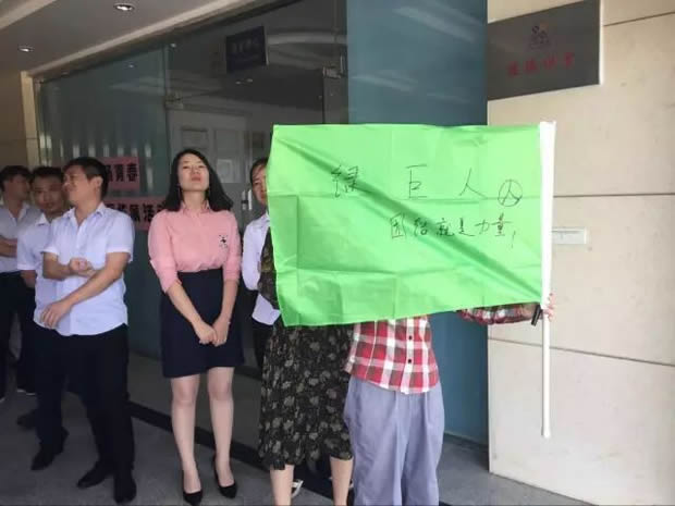 �Ϻ������y�T�S���ľ������P�ഺ���|(zh��)��չ��ӣ��D4��