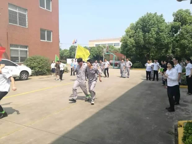 �Ϻ������y�T�S���ľ������P�ഺ���|(zh��)��չ��ӣ��D10��