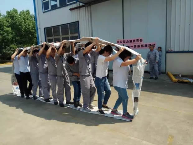 �Ϻ������y�T�S���ľ������P�ഺ���|(zh��)��չ��ӣ��D13��