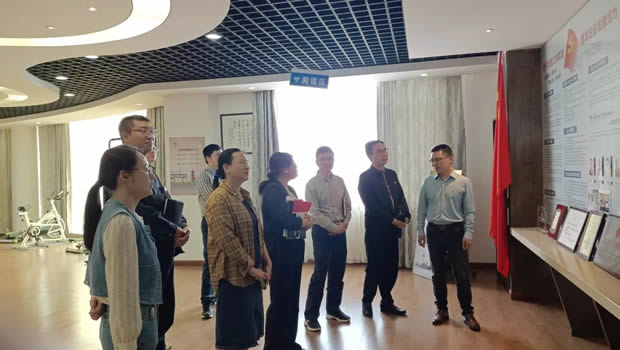 嘉定區(qū)稅務(wù)局企業(yè)所得稅科、第六、第十二稅務(wù)所、滬工閥門黨支部開展聯(lián)學(xué)交流活動(dòng)(圖3)